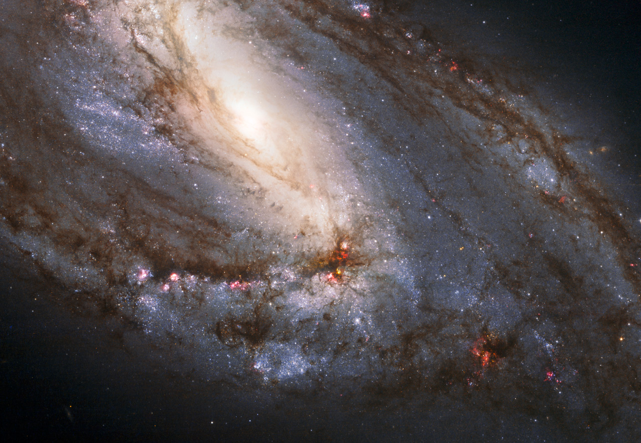 Spiral Galaxy M66